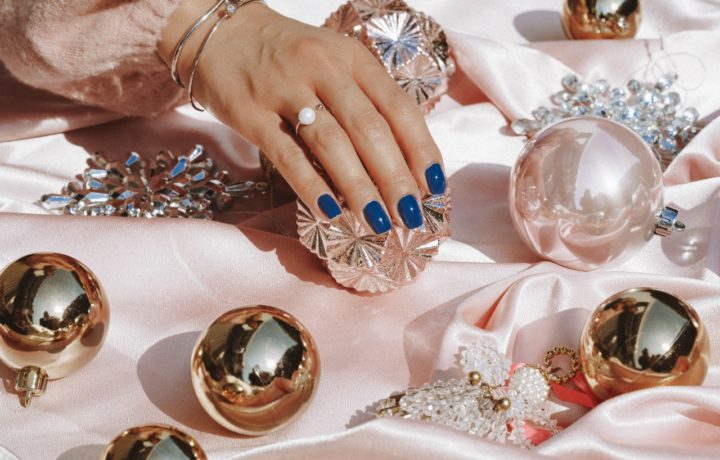 Une console d'entrée étroite pour un couloir étroit